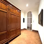 Le Logge - La Contessa *